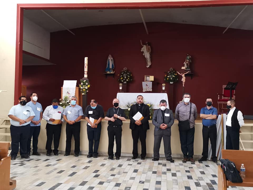 Las Comunidades Parroquiales de cada Decanato, Laicos y Sacerdotes